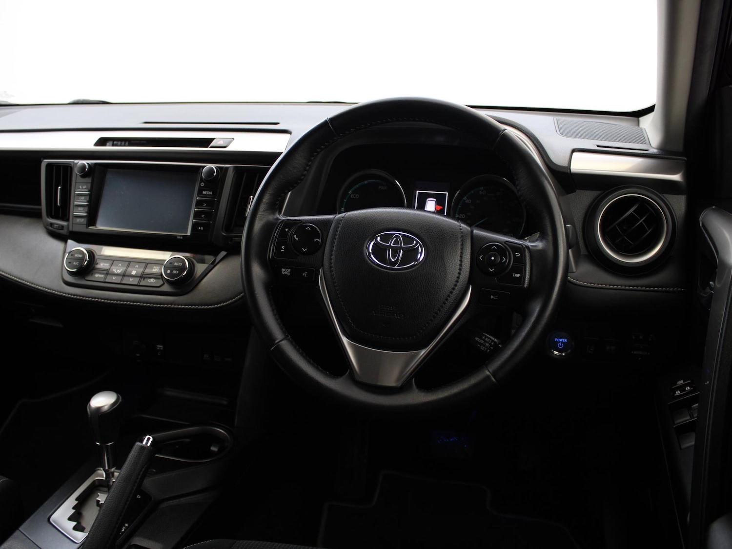 Used Toyota RAV4 2017 for sale - 76755380: Photo 16