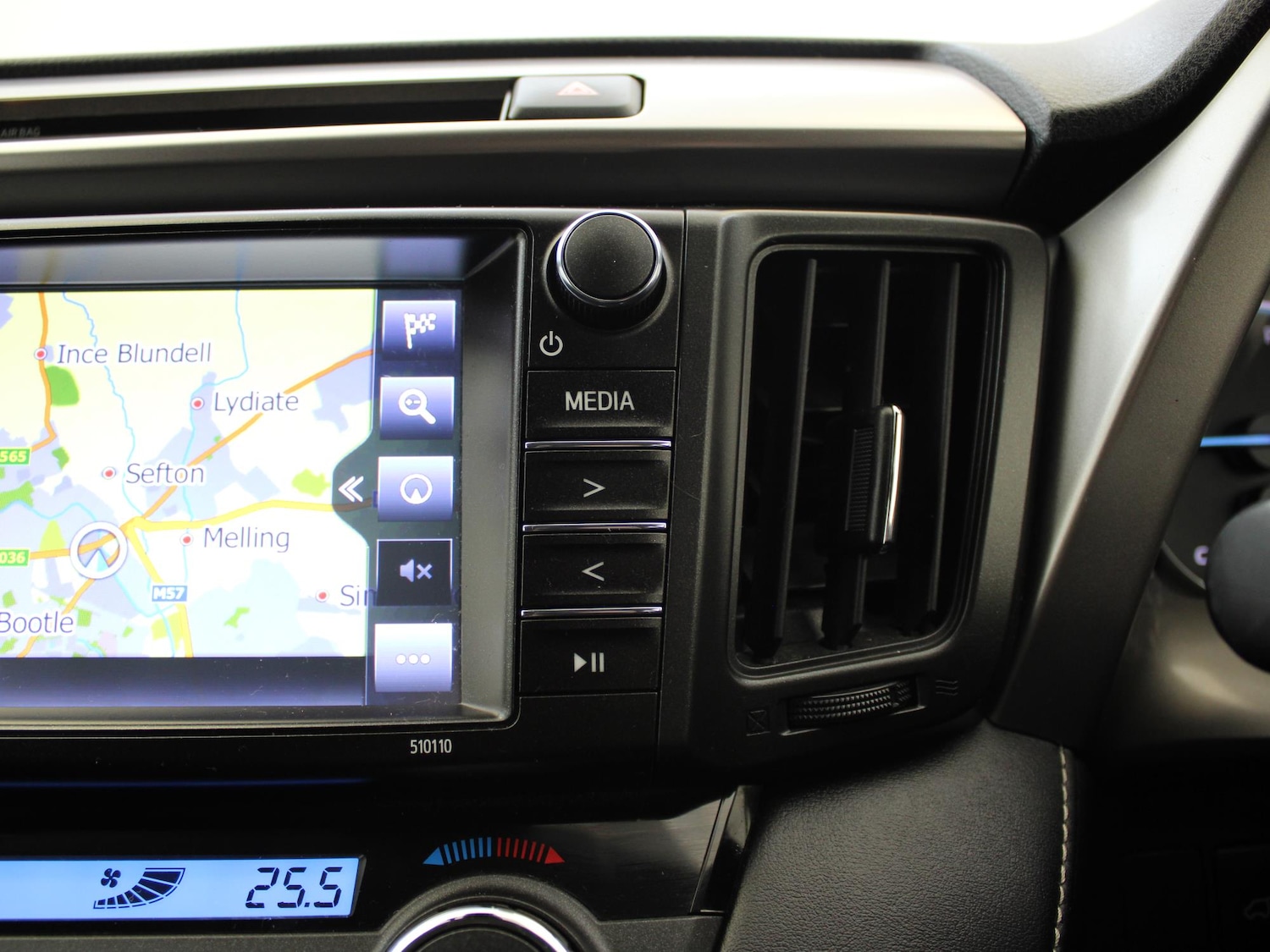 Used Toyota RAV4 2017 for sale - 76755380: Photo 28