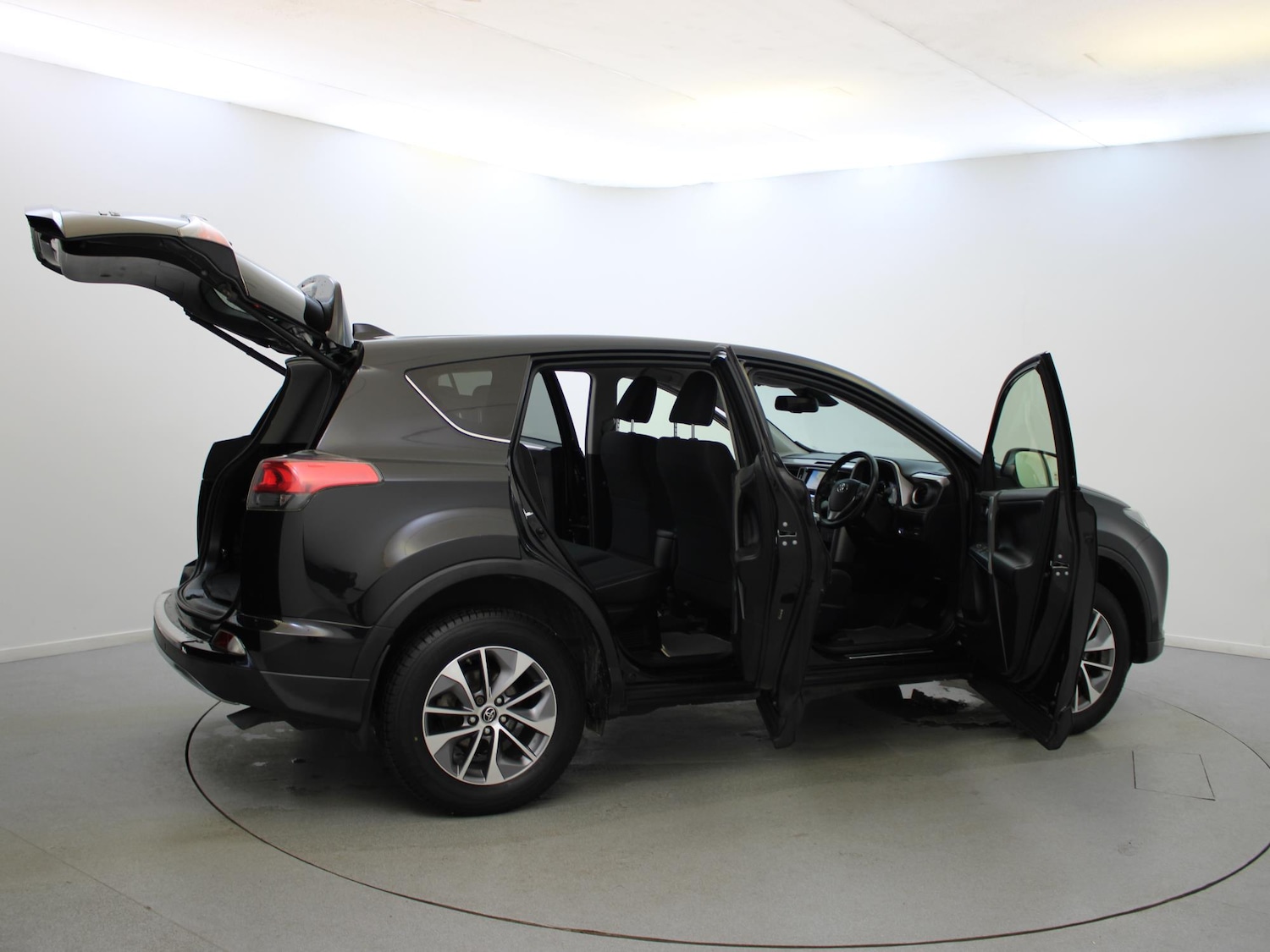 Used Toyota RAV4 2017 for sale - 76755380: Photo 45