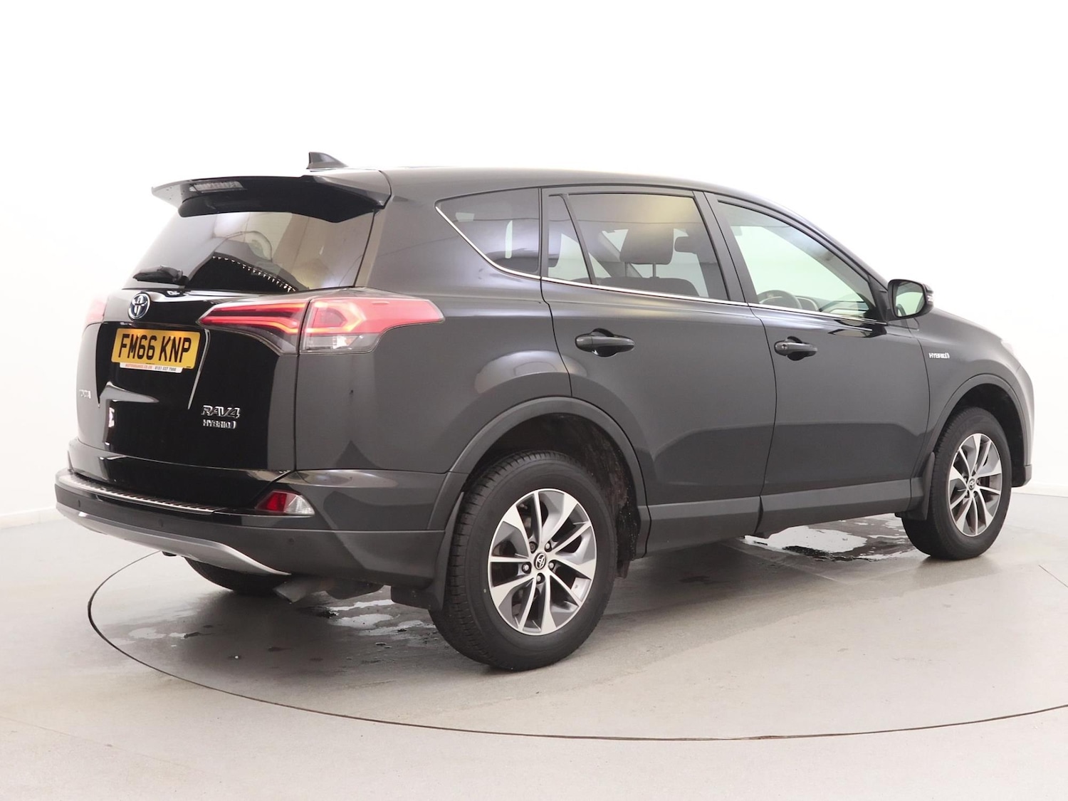 Used Toyota RAV4 2017 for sale - 76755380: Photo 5