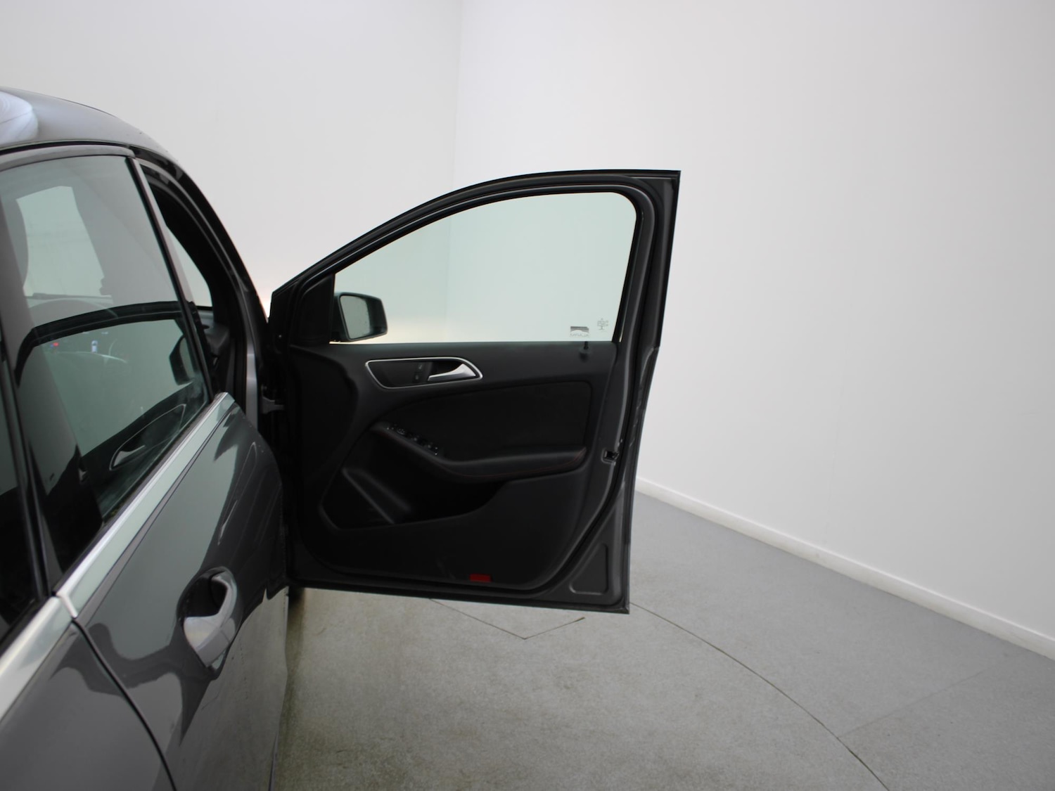 Used Mercedes-Benz B Class 2017 for sale - 77601582: Photo 33