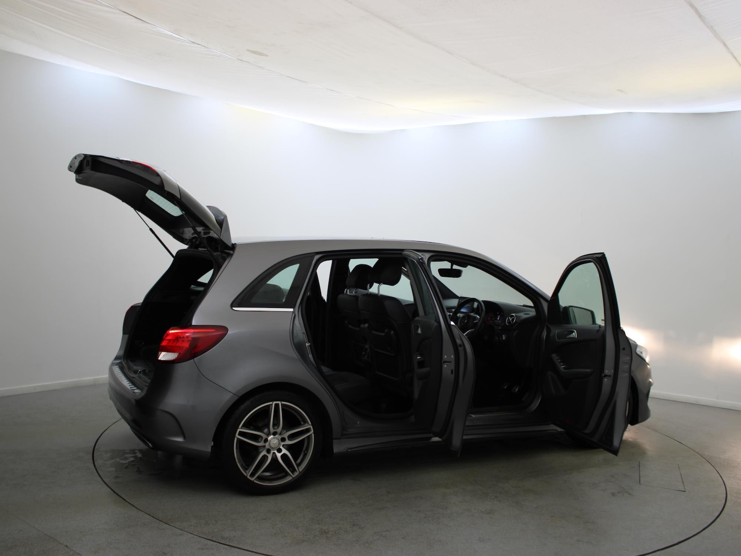 Used Mercedes-Benz B Class 2017 for sale - 77601582: Photo 36