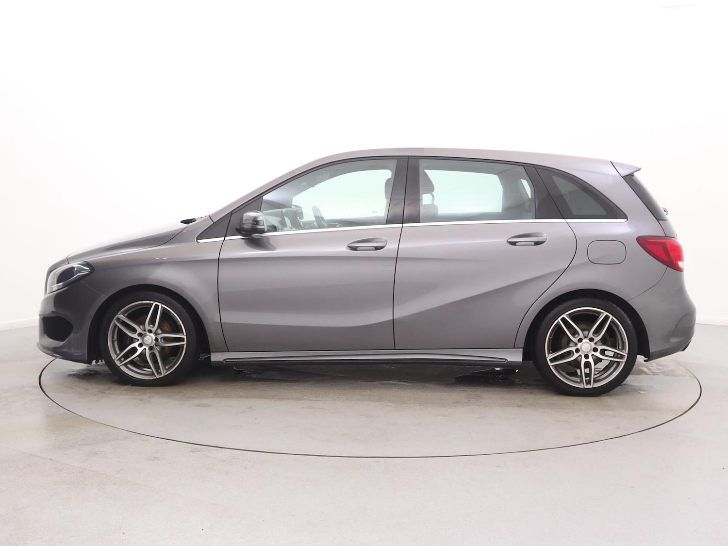 Used Mercedes-Benz B Class 2017 for sale - 77601582: Photo 4