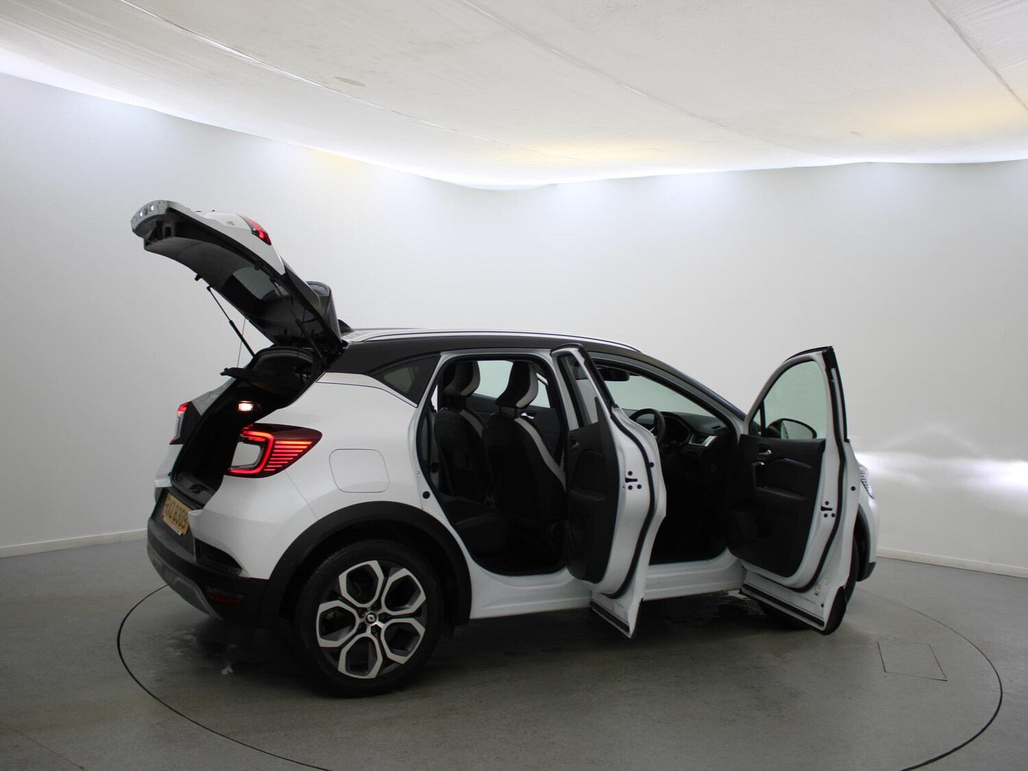 Used Renault Captur 2022 for sale - 76515823: Photo 39
