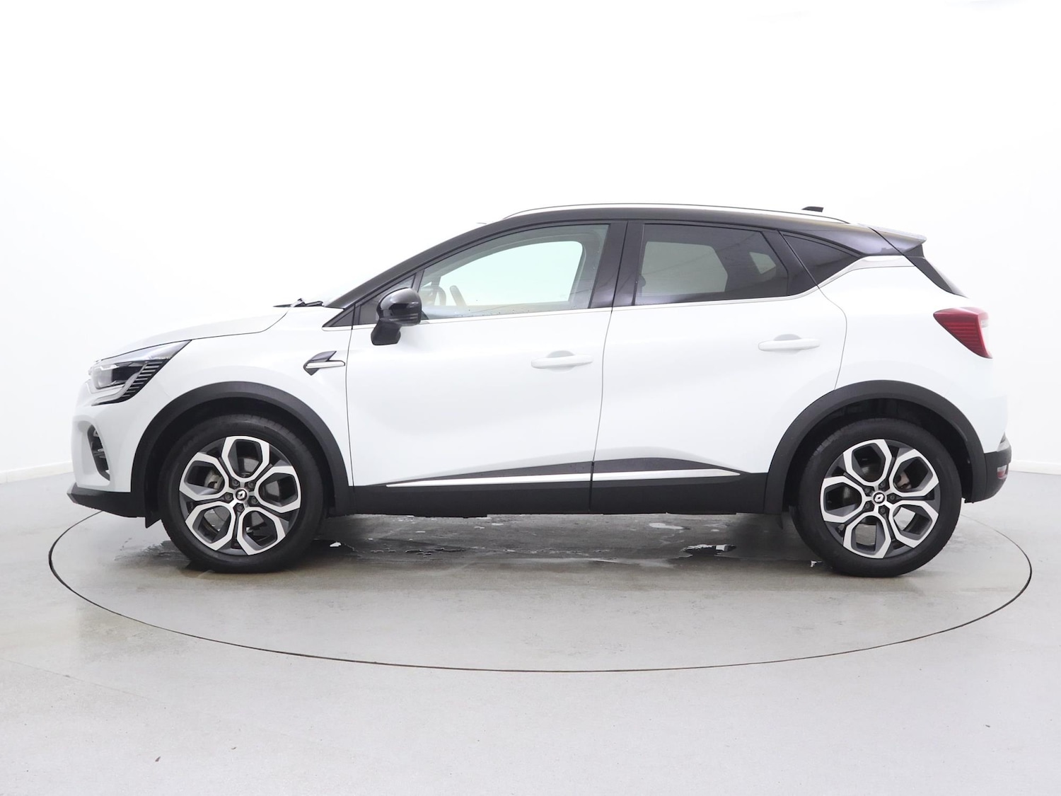 Used Renault Captur 2022 for sale - 76515823: Photo 4