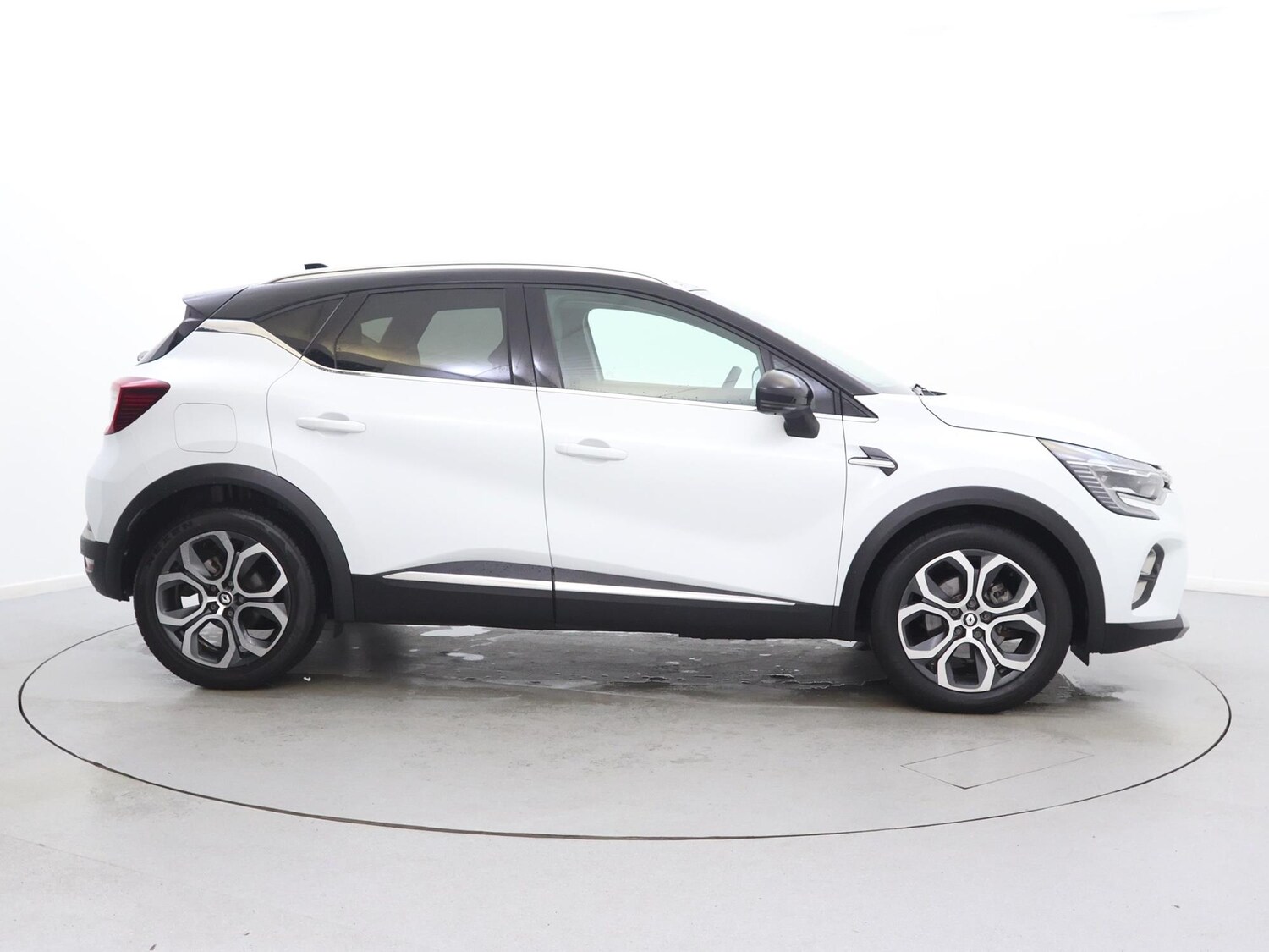 Used Renault Captur 2022 for sale - 76515823: Photo 8