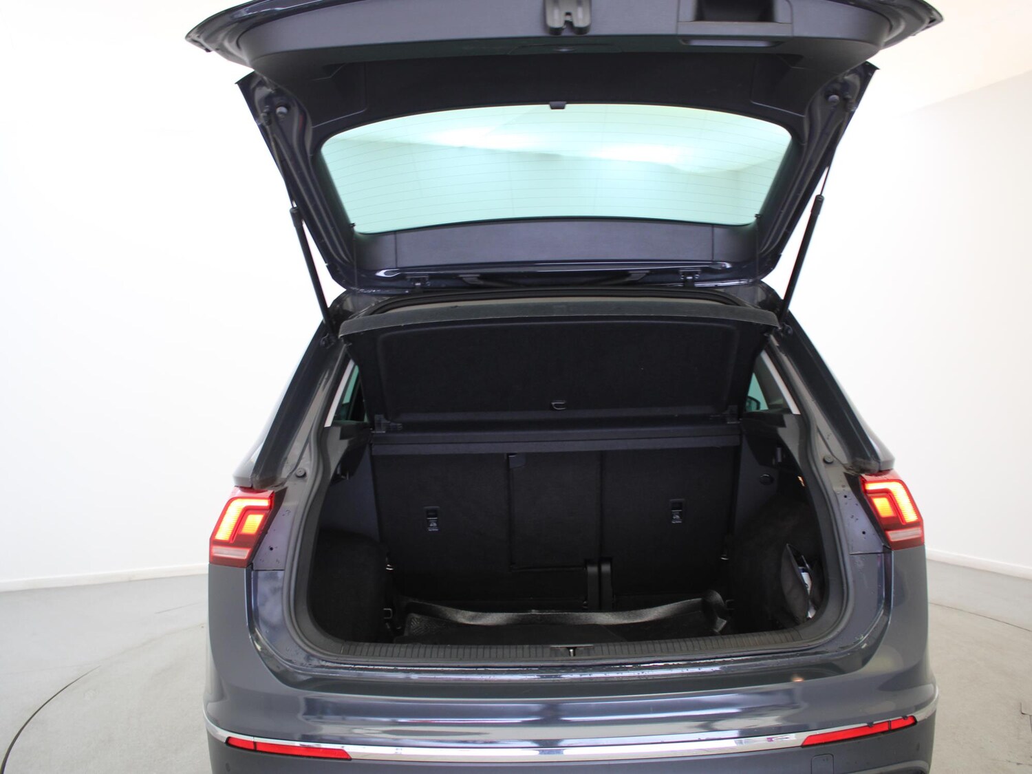 Used Volkswagen Tiguan 2021 for sale - 76263933: Photo 31