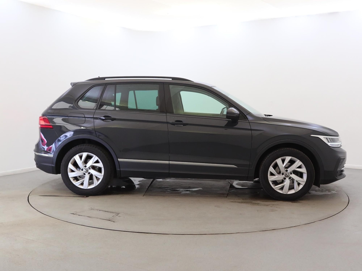Used Volkswagen Tiguan 2021 for sale - 76263933: Photo 8