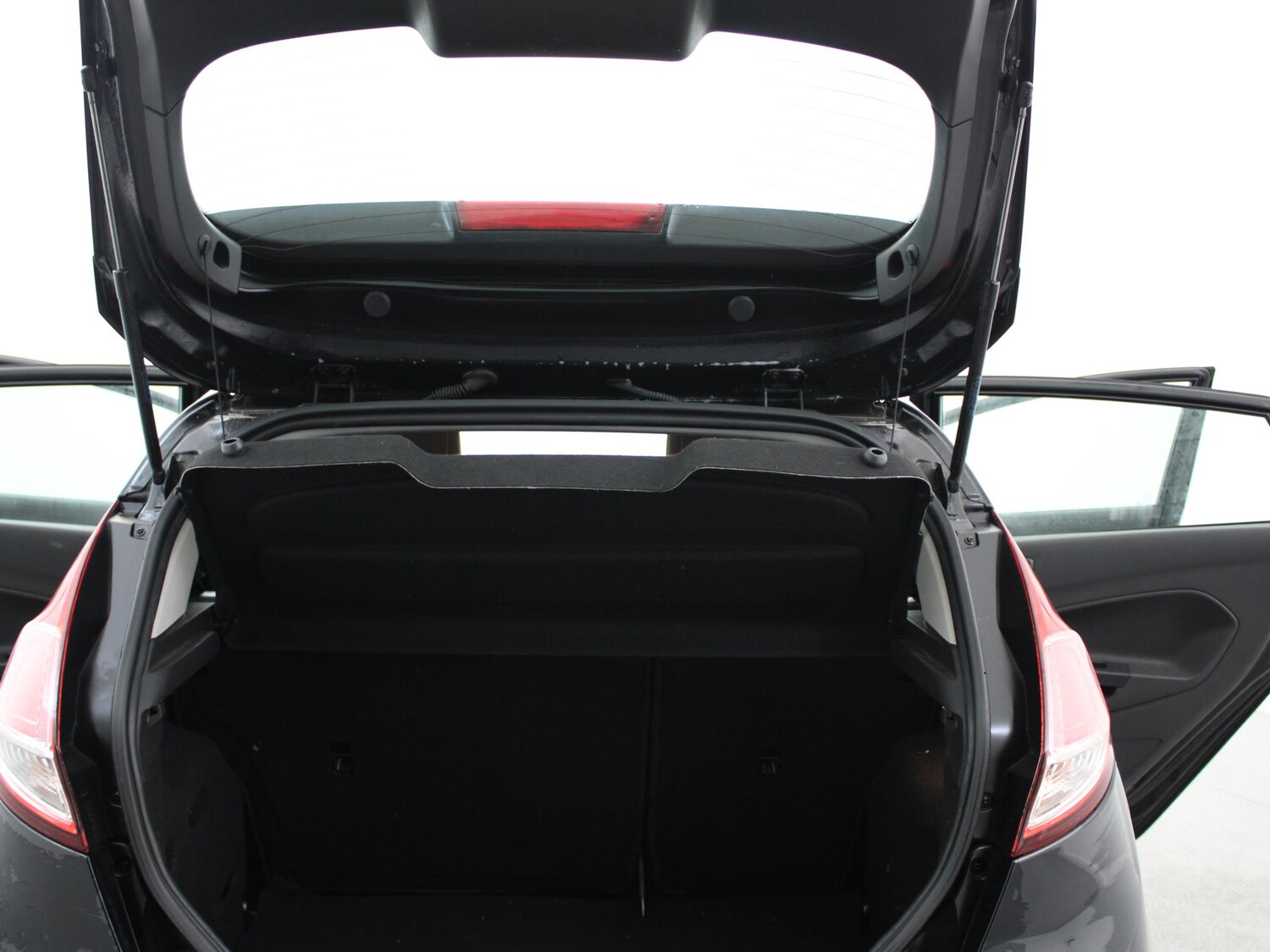 Used Ford Fiesta 2016 for sale - 77842990: Photo 21