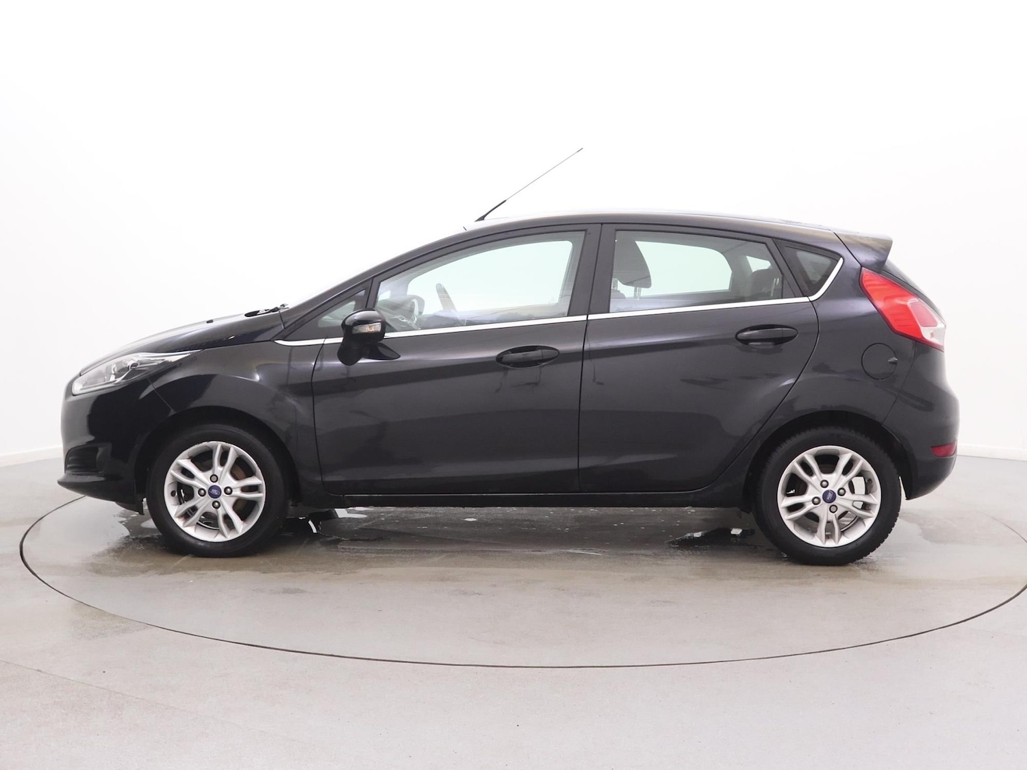 Used Ford Fiesta 2016 for sale - 77842990: Photo 4