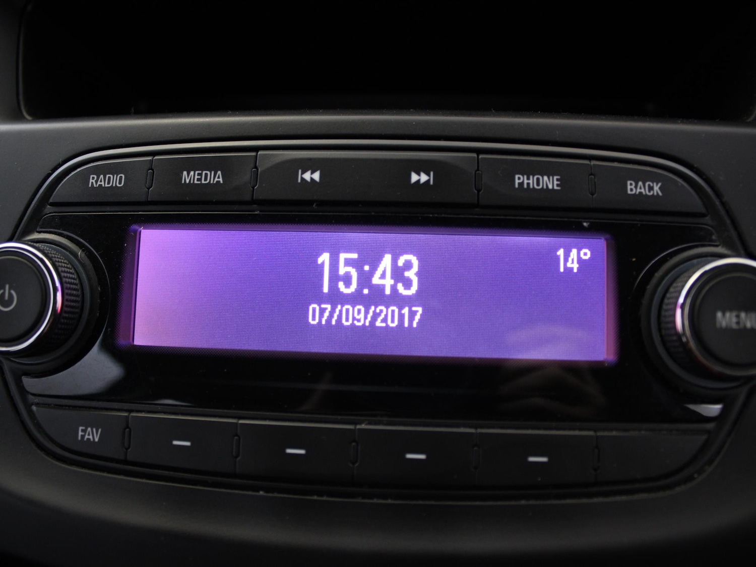 Used Vauxhall Viva 2016 for sale - 77240120: Photo 16