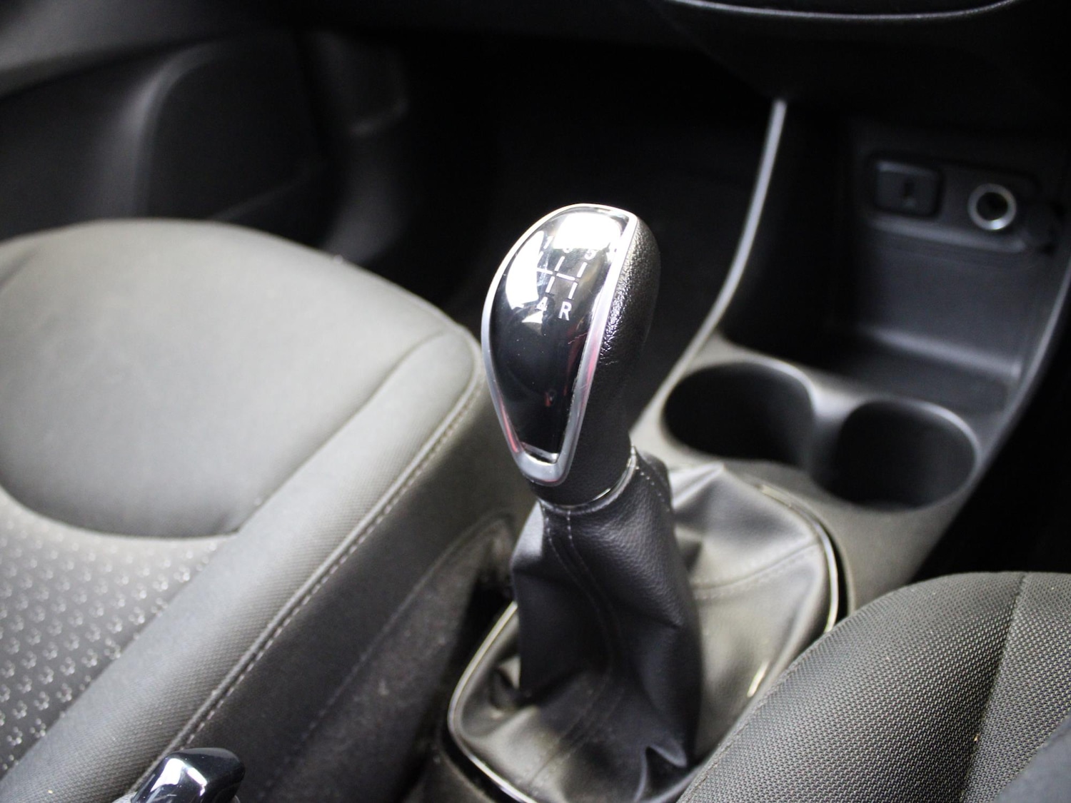 Used Vauxhall Viva 2016 for sale - 77240120: Photo 25