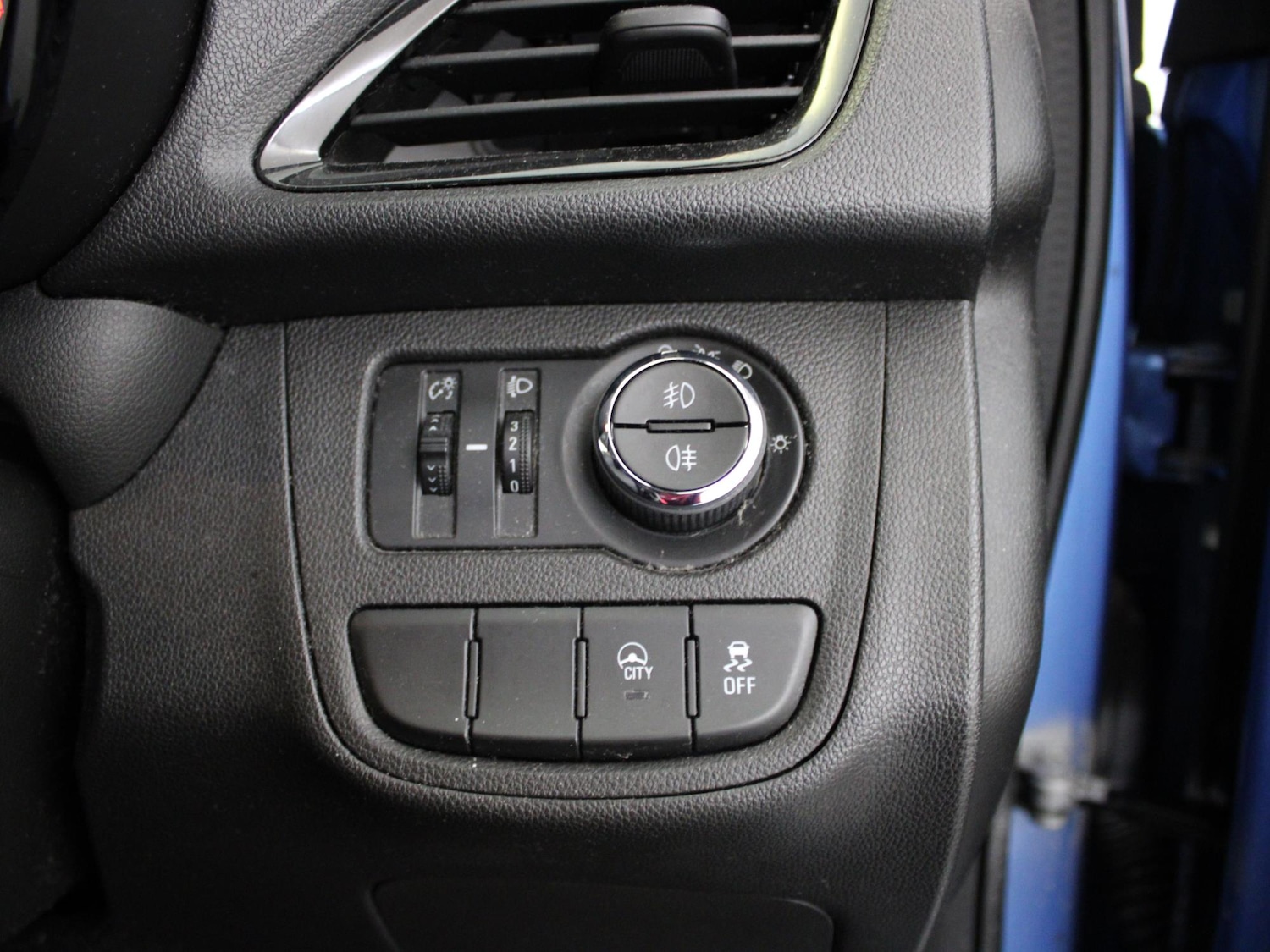 Used Vauxhall Viva 2016 for sale - 77240120: Photo 32