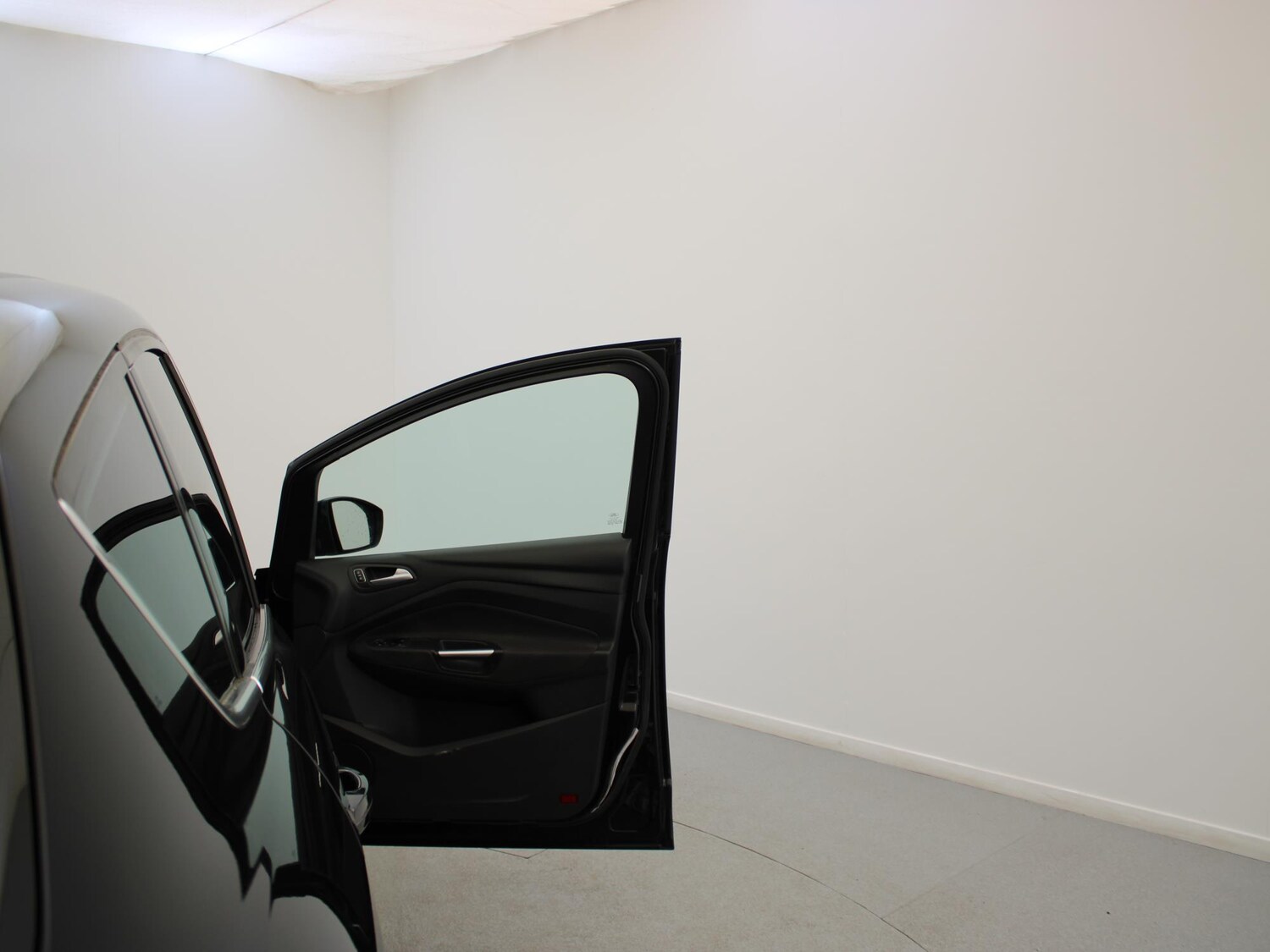 Used Ford C-Max 2016 for sale - 77829481: Photo 28