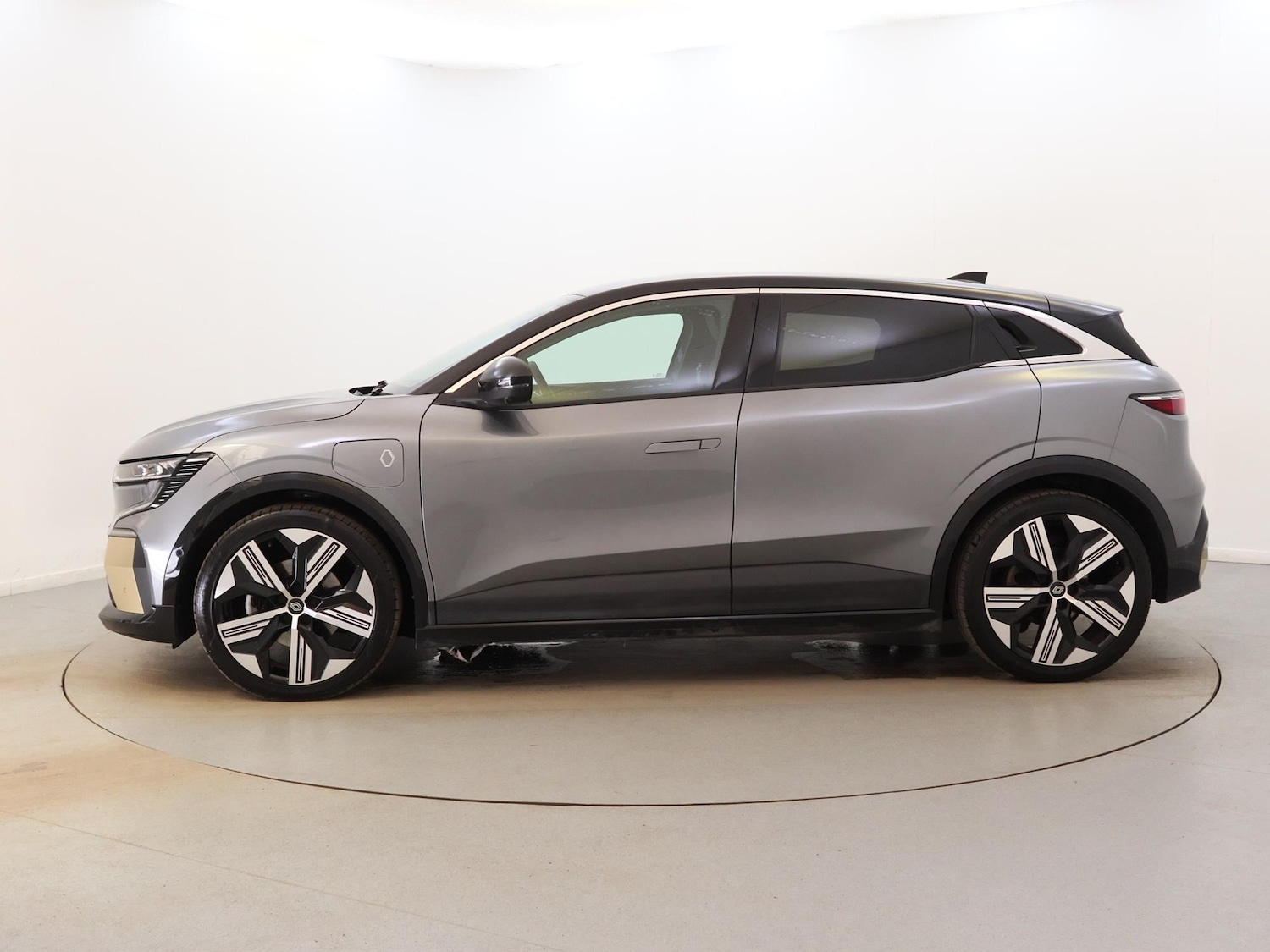 Used Renault Megane E Tech 2023 for sale - 77398023: Photo 4