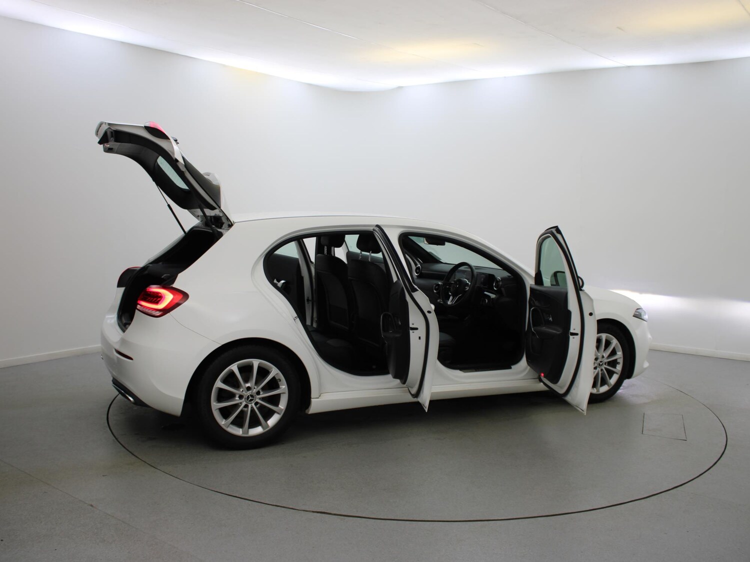 Used Mercedes-Benz A-Class 2019 for sale - 76564821: Photo 39