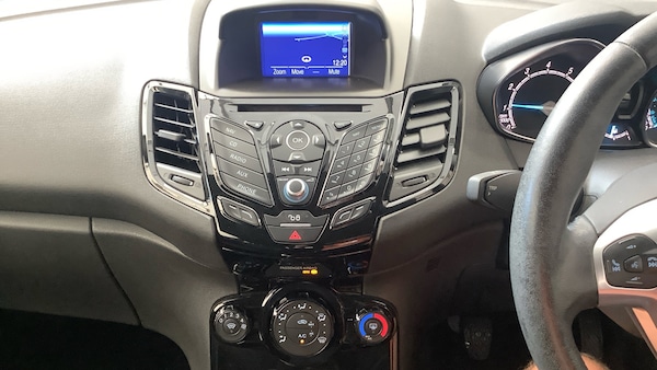 Used Ford Fiesta 2017 for sale - 76243691: Photo 8