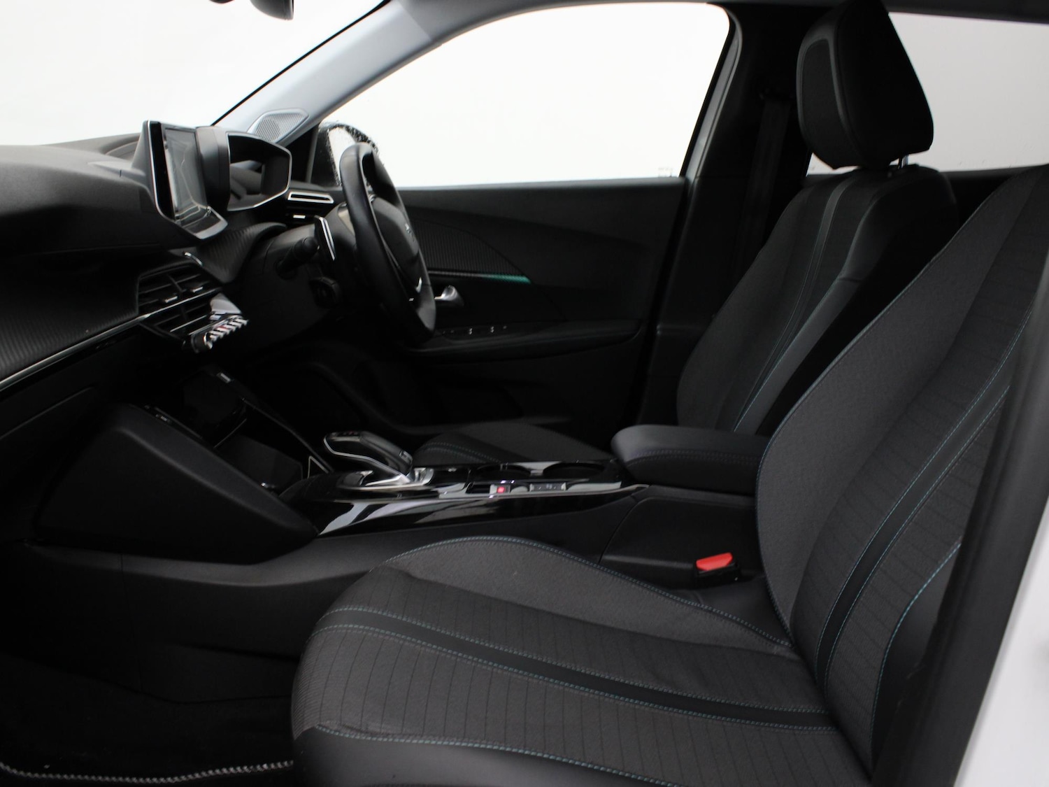 Used Peugeot 2008 2022 for sale - 77158905: Photo 10