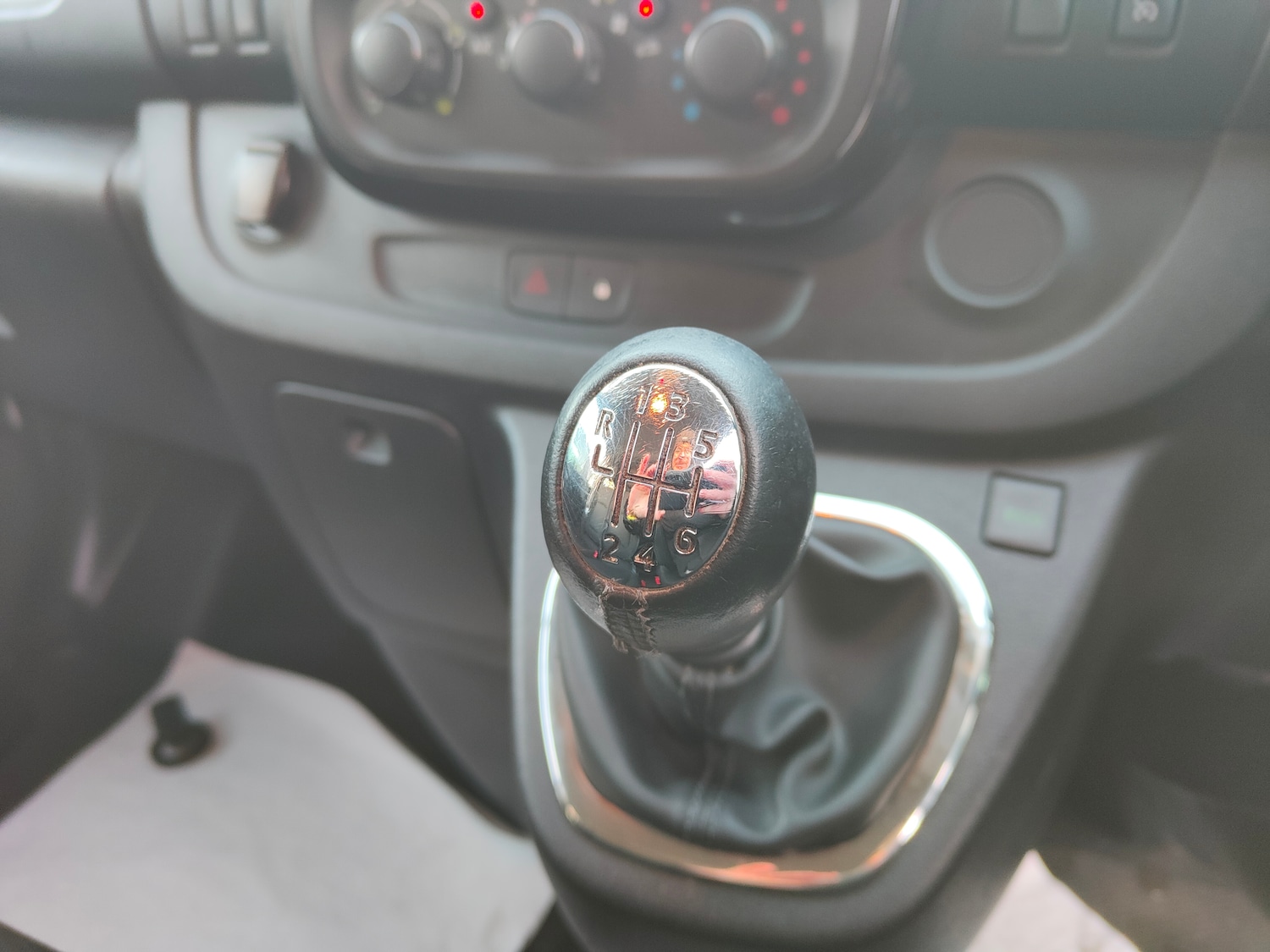 Used Vauxhall Vivaro 2018 for sale - 77103242: Photo 11