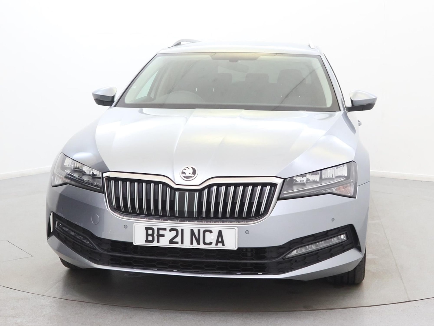 Used Skoda Superb 2021 for sale - 78218298: Photo 2