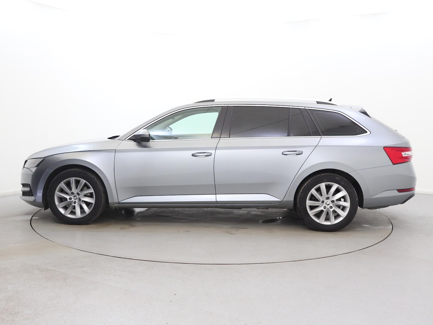 Used Skoda Superb 2021 for sale - 78218298: Photo 4