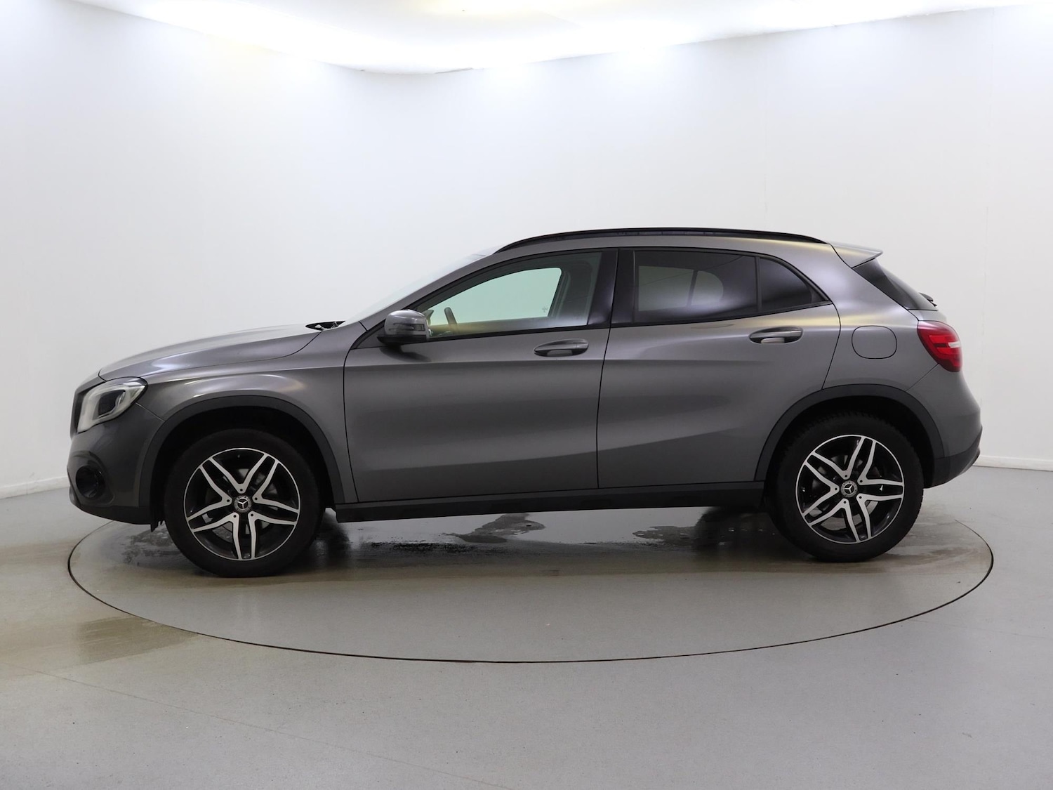 Used Mercedes-Benz GLA 2019 for sale - 76692355: Photo 4