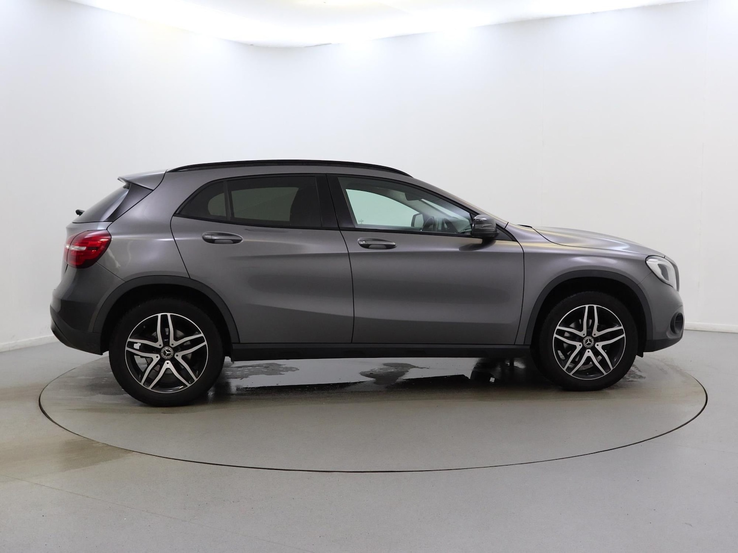 Used Mercedes-Benz GLA 2019 for sale - 76692355: Photo 8