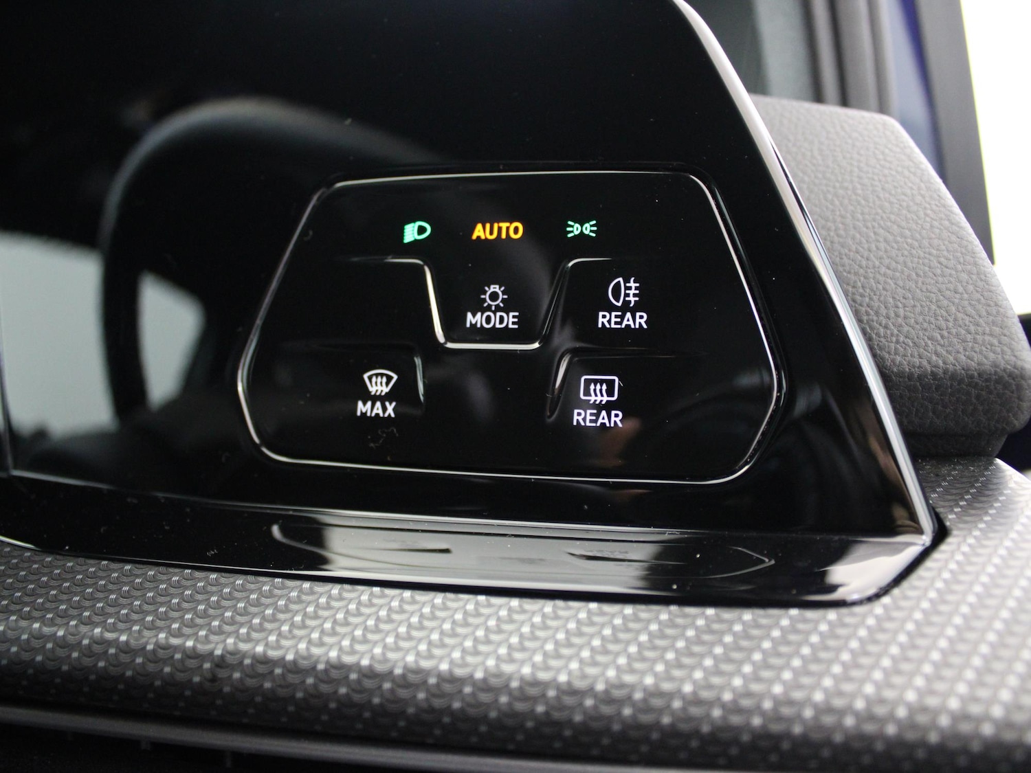 Used Volkswagen Golf 2021 for sale - 76502911: Photo 32