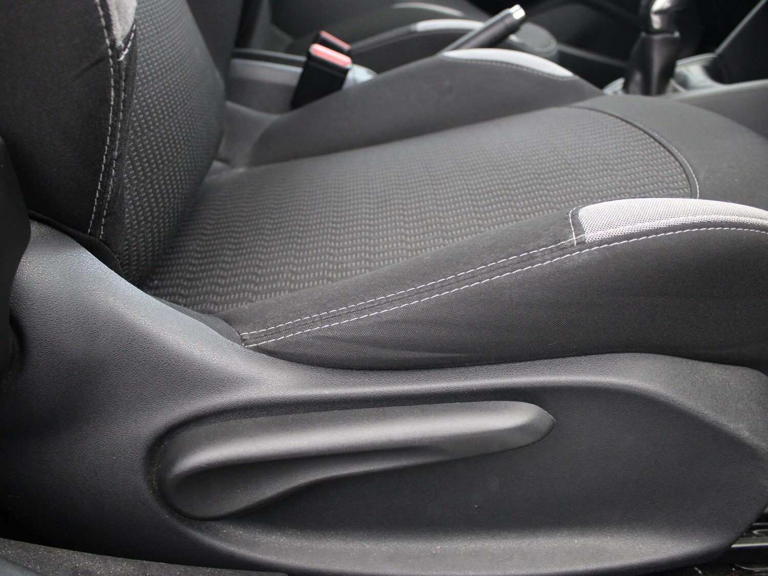 Used Peugeot 208 2015 for sale - 77758374: Photo 11