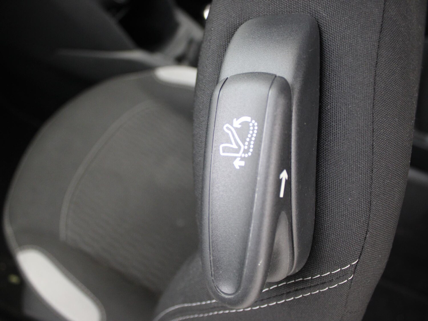 Used Peugeot 208 2015 for sale - 77758374: Photo 13