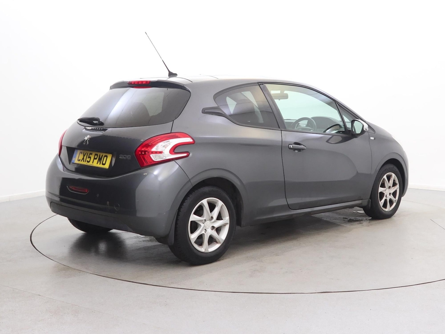 Used Peugeot 208 2015 for sale - 77758374: Photo 5