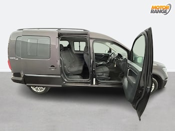 Used Volkswagen Caddy Maxi Life 2017 for sale - 74950963: Photo