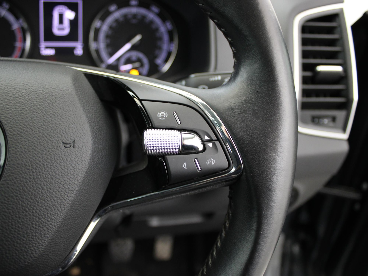 Used Skoda Karoq 2021 for sale - 77601691: Photo 38