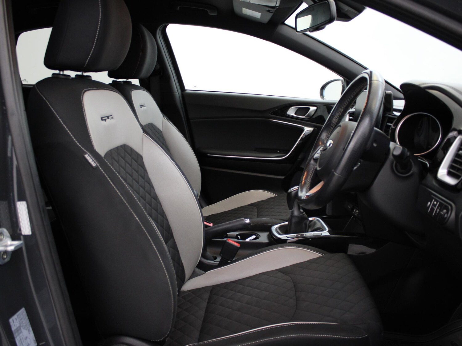 Used Kia Ceed 2019 for sale - 76353234: Photo 9