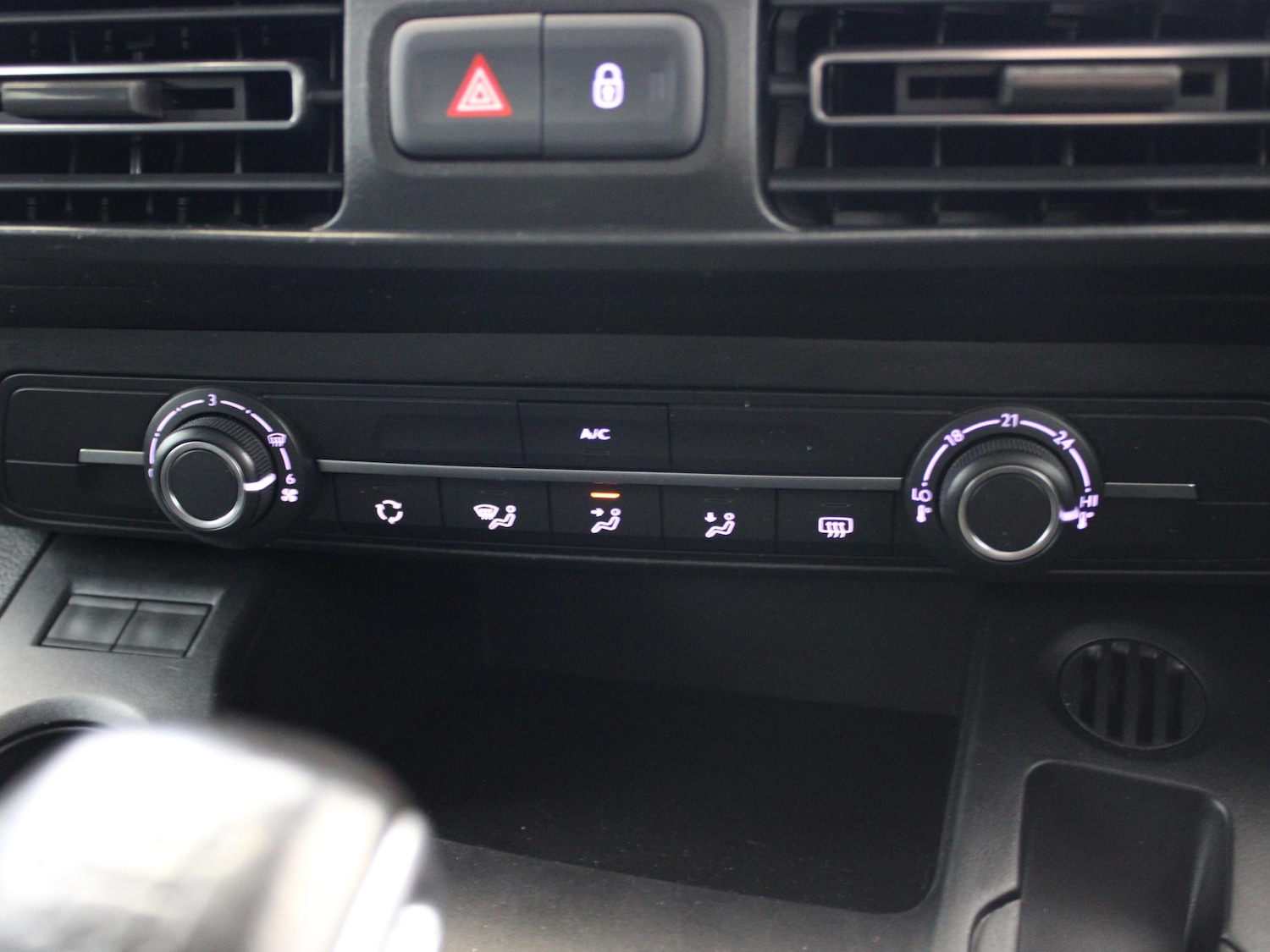 Used Vauxhall Combo Life 2020 for sale - 77635126: Photo 25