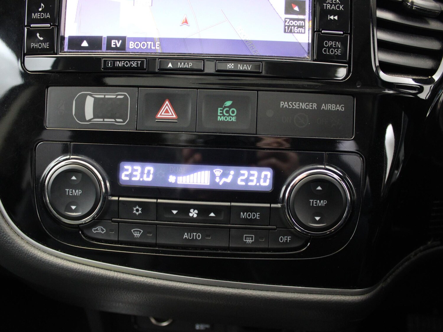 Used Mitsubishi Outlander 2017 for sale - 78177692: Photo 27