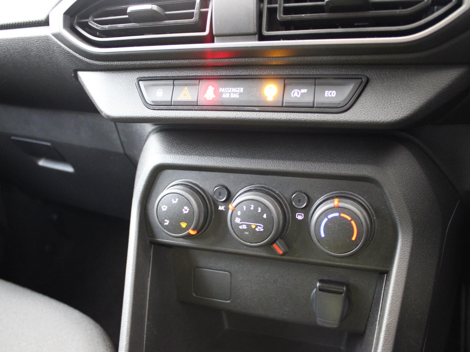 Used Dacia Sandero 2023 for sale - 76564833: Photo 16