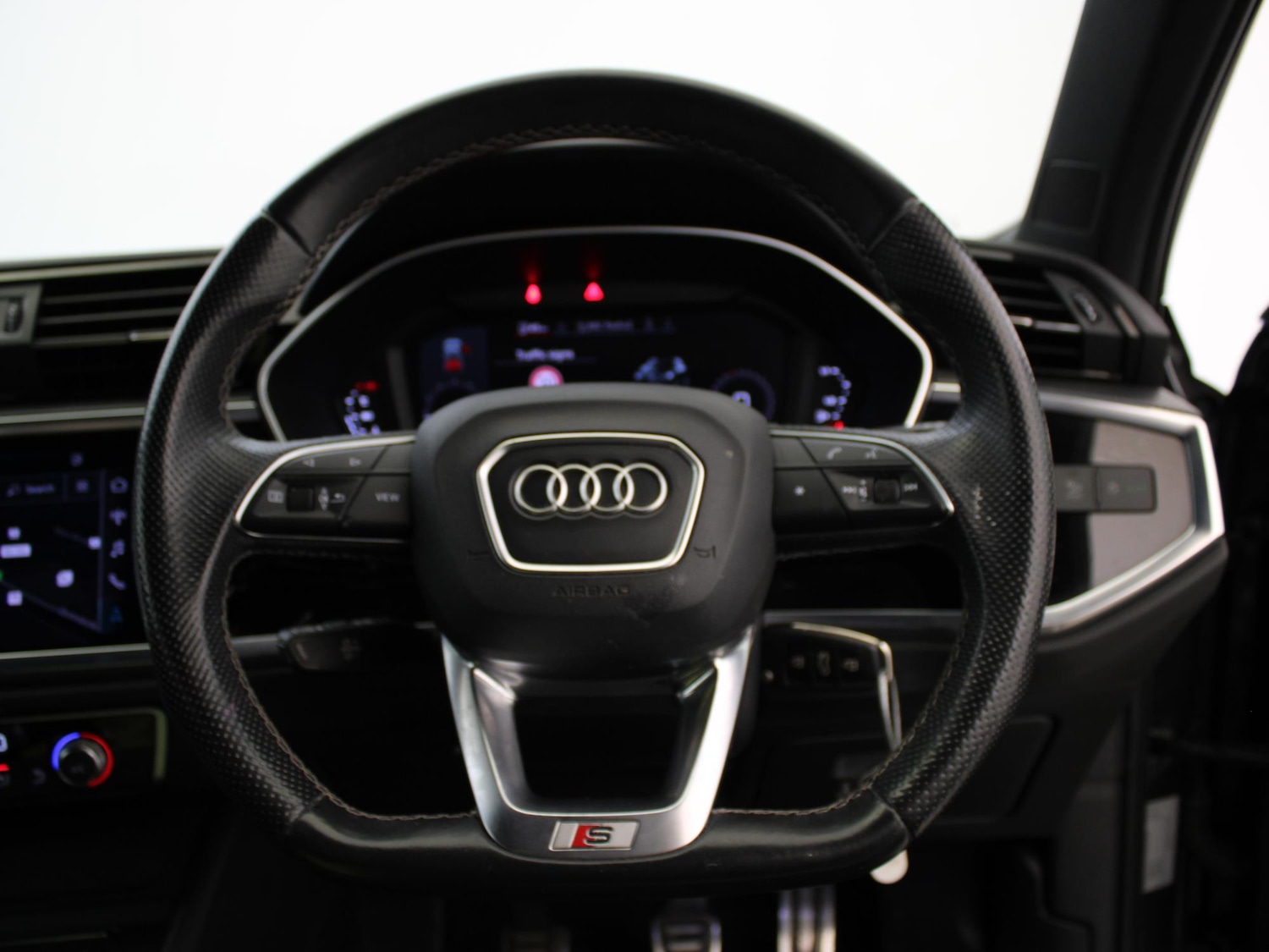 Used Audi Q3 2021 for sale - 77742127: Photo 28