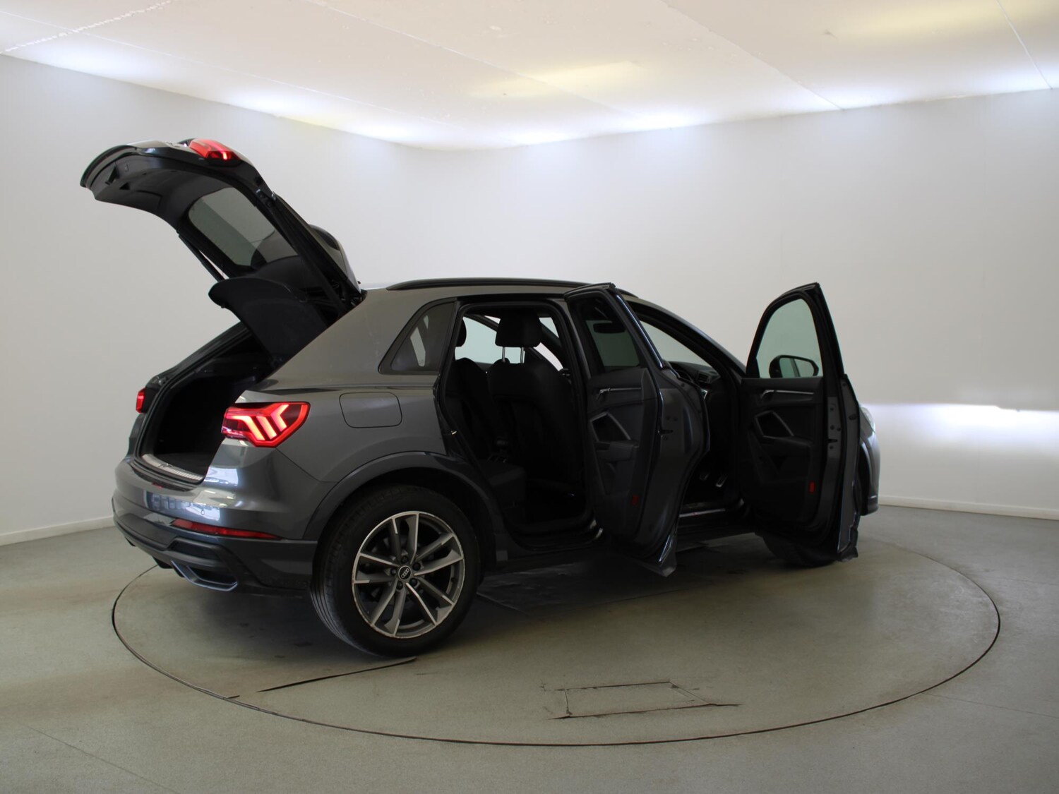 Used Audi Q3 2021 for sale - 77742127: Photo 35