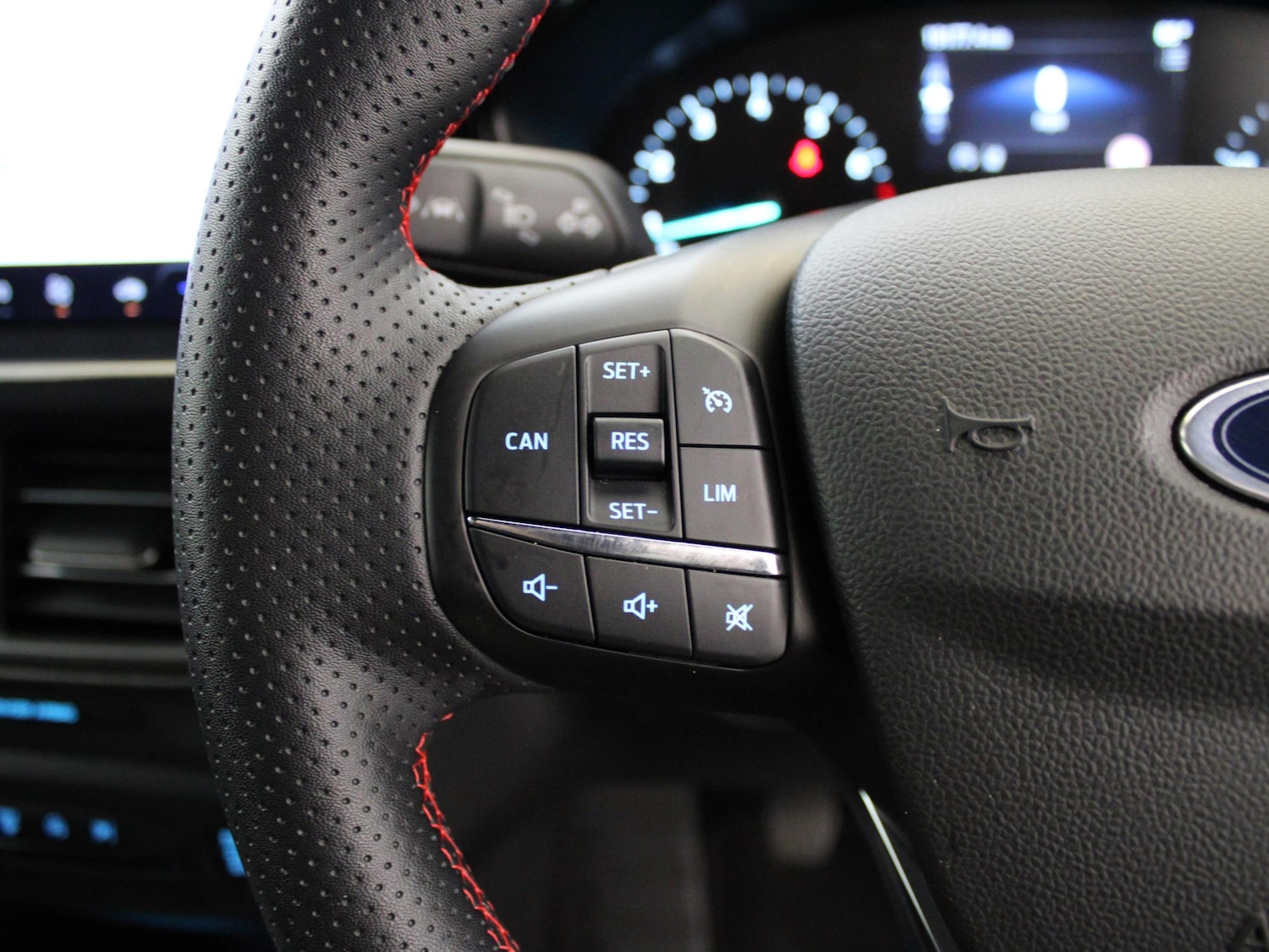 Used Ford Focus 2023 for sale - 76158202: Photo 23