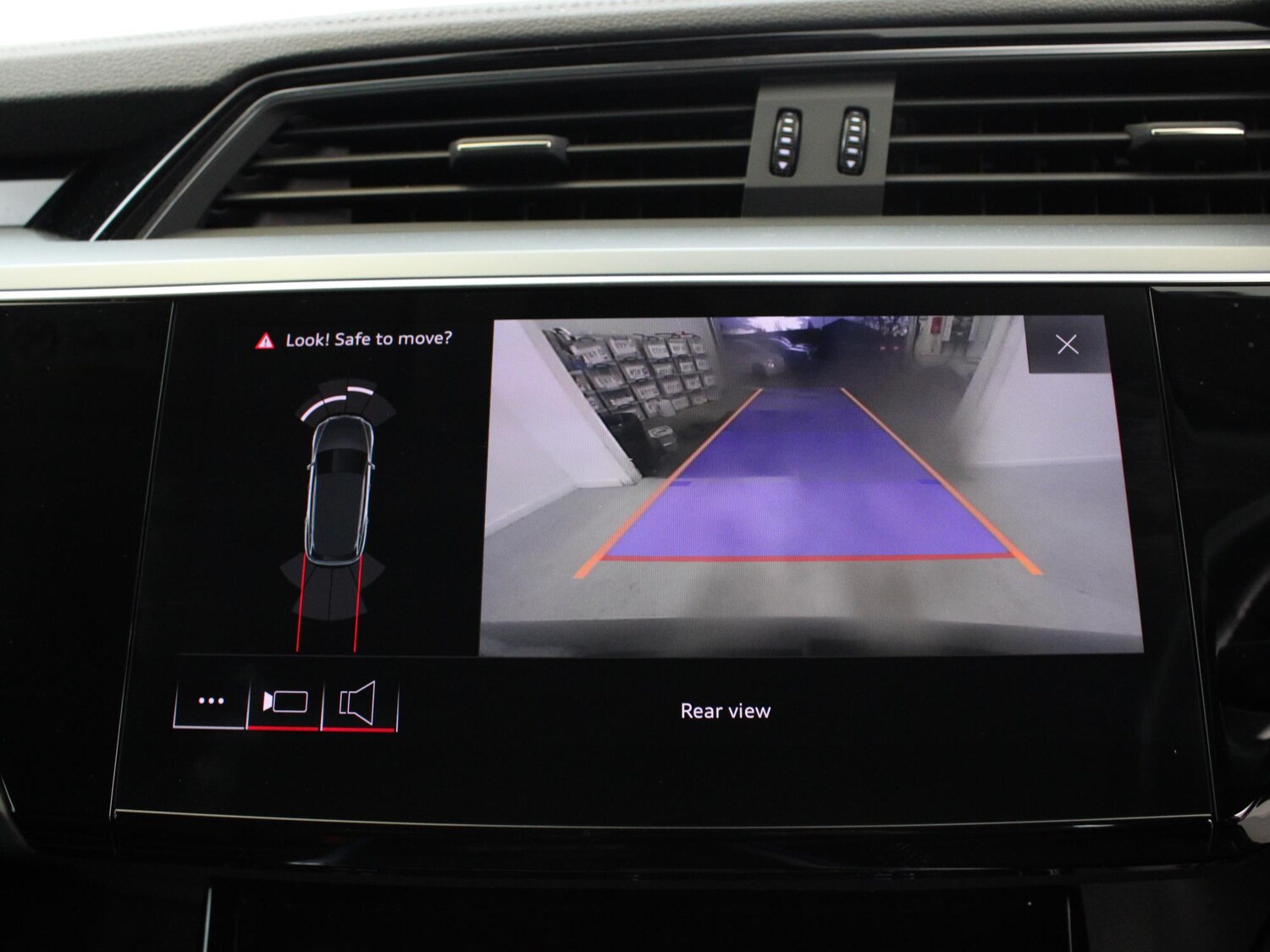 Used Audi e-tron 2020 for sale - 77829364: Photo 14