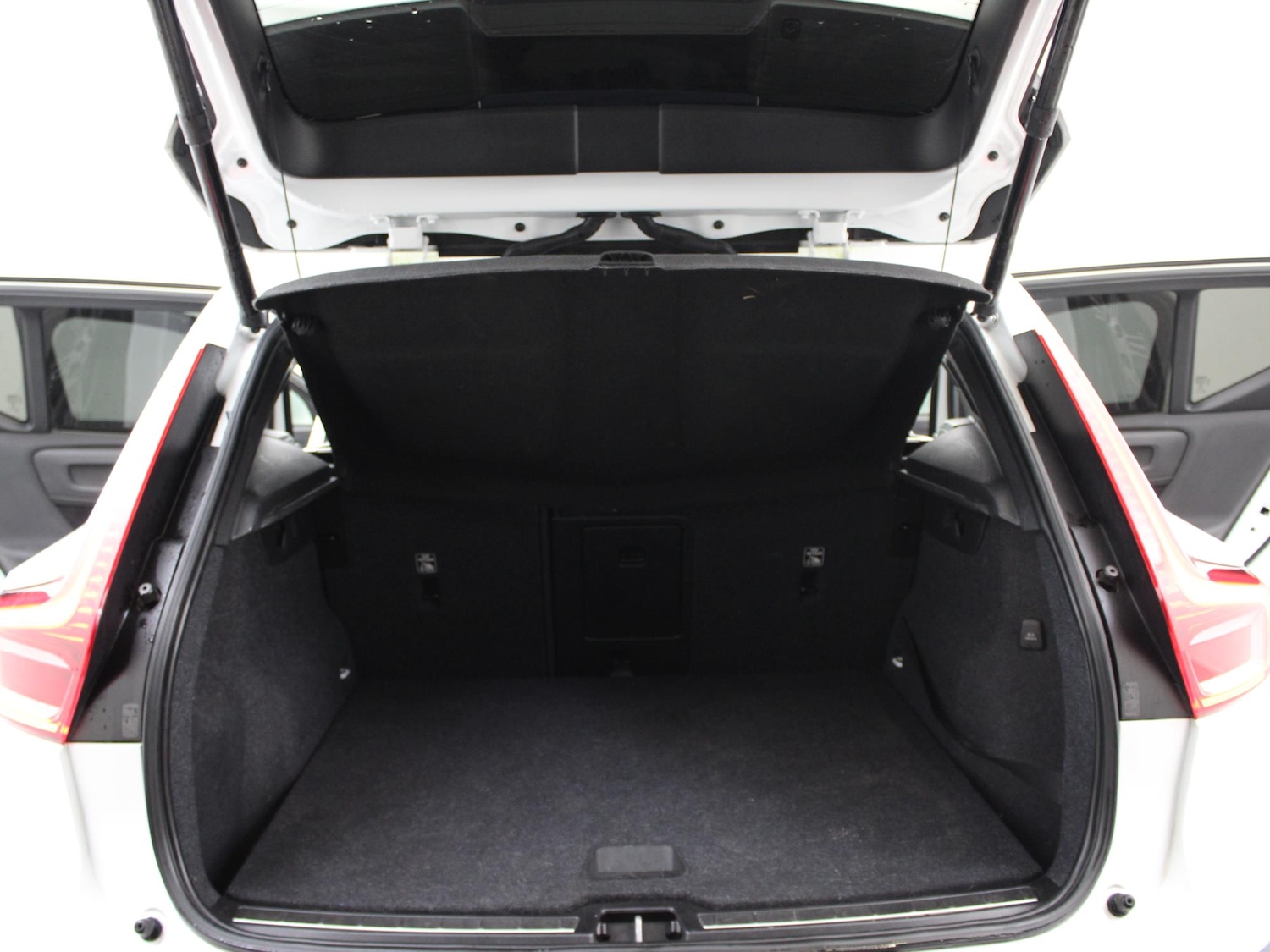 Used Volvo XC40 2020 for sale - 77686984: Photo 35