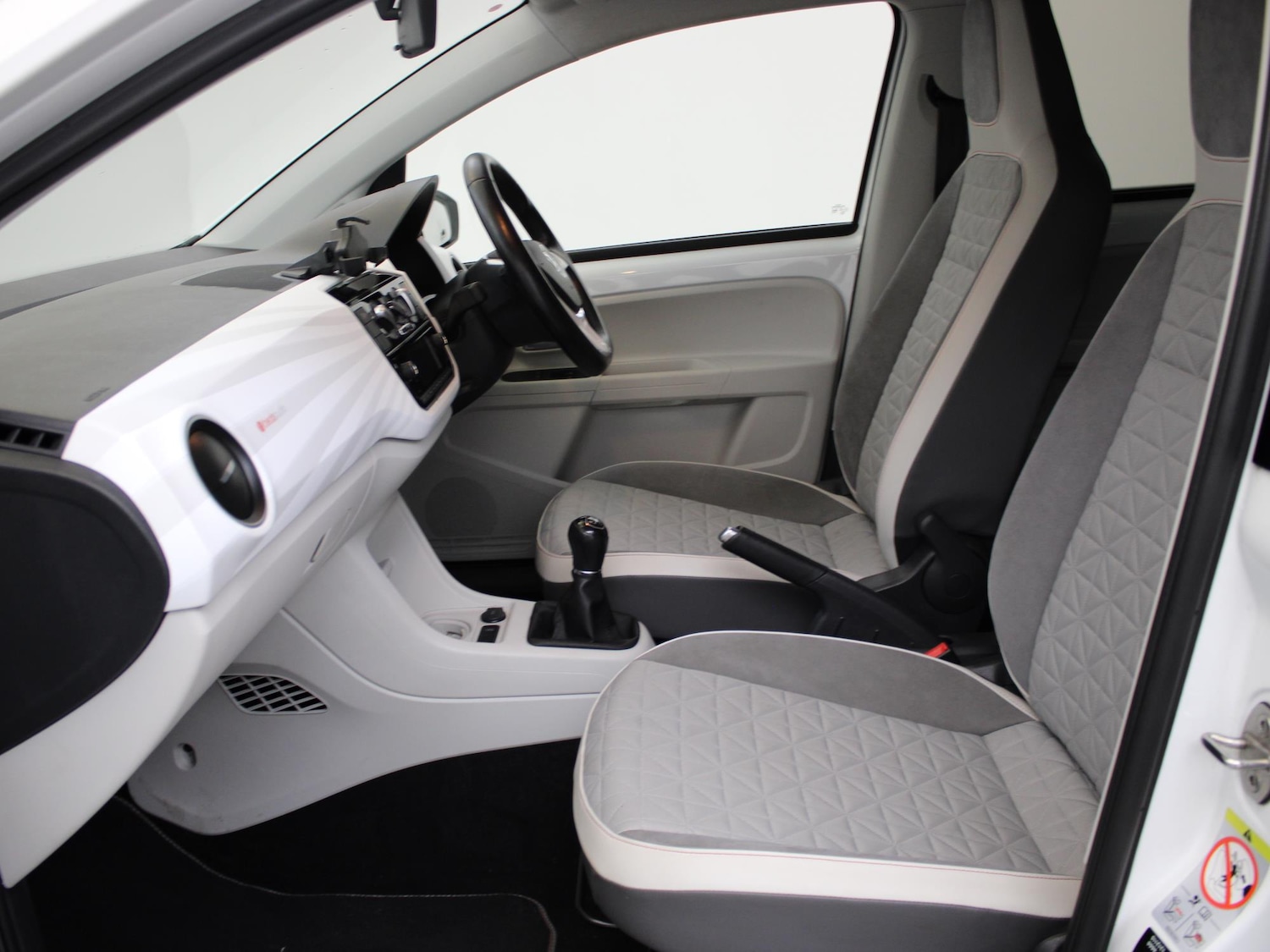 Used Volkswagen up! 2019 for sale - 76243677: Photo 11