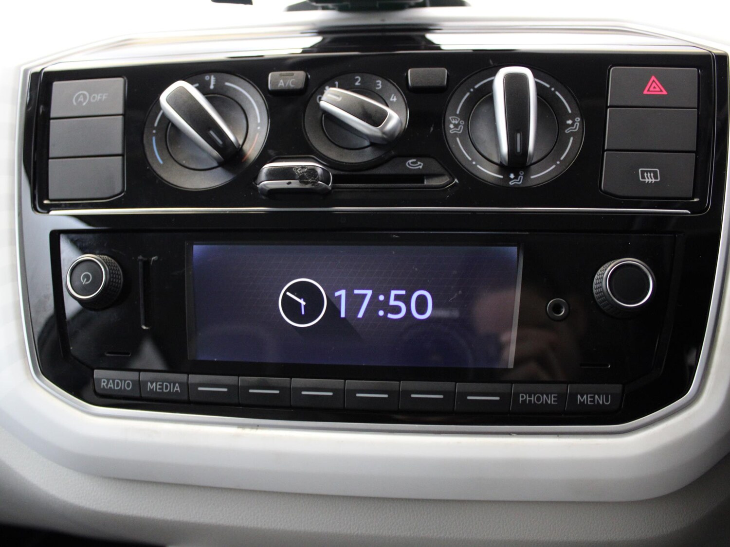 Used Volkswagen up! 2019 for sale - 76243677: Photo 16