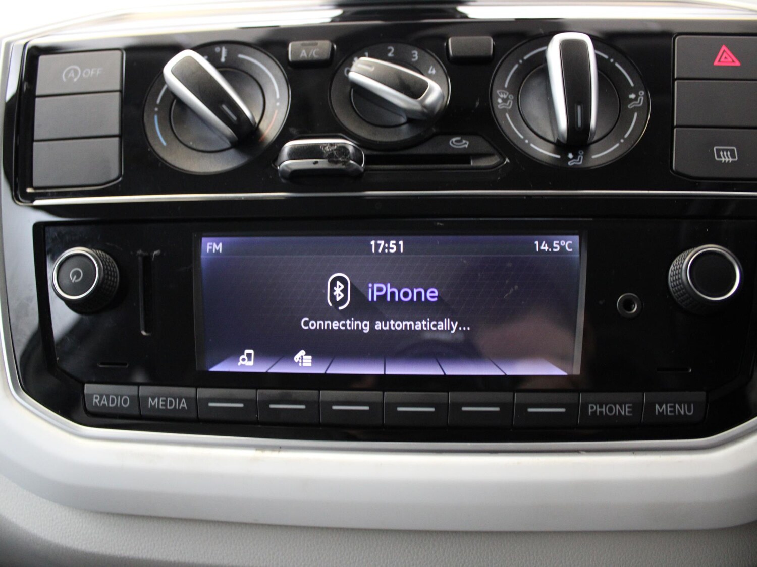 Used Volkswagen up! 2019 for sale - 76243677: Photo 19