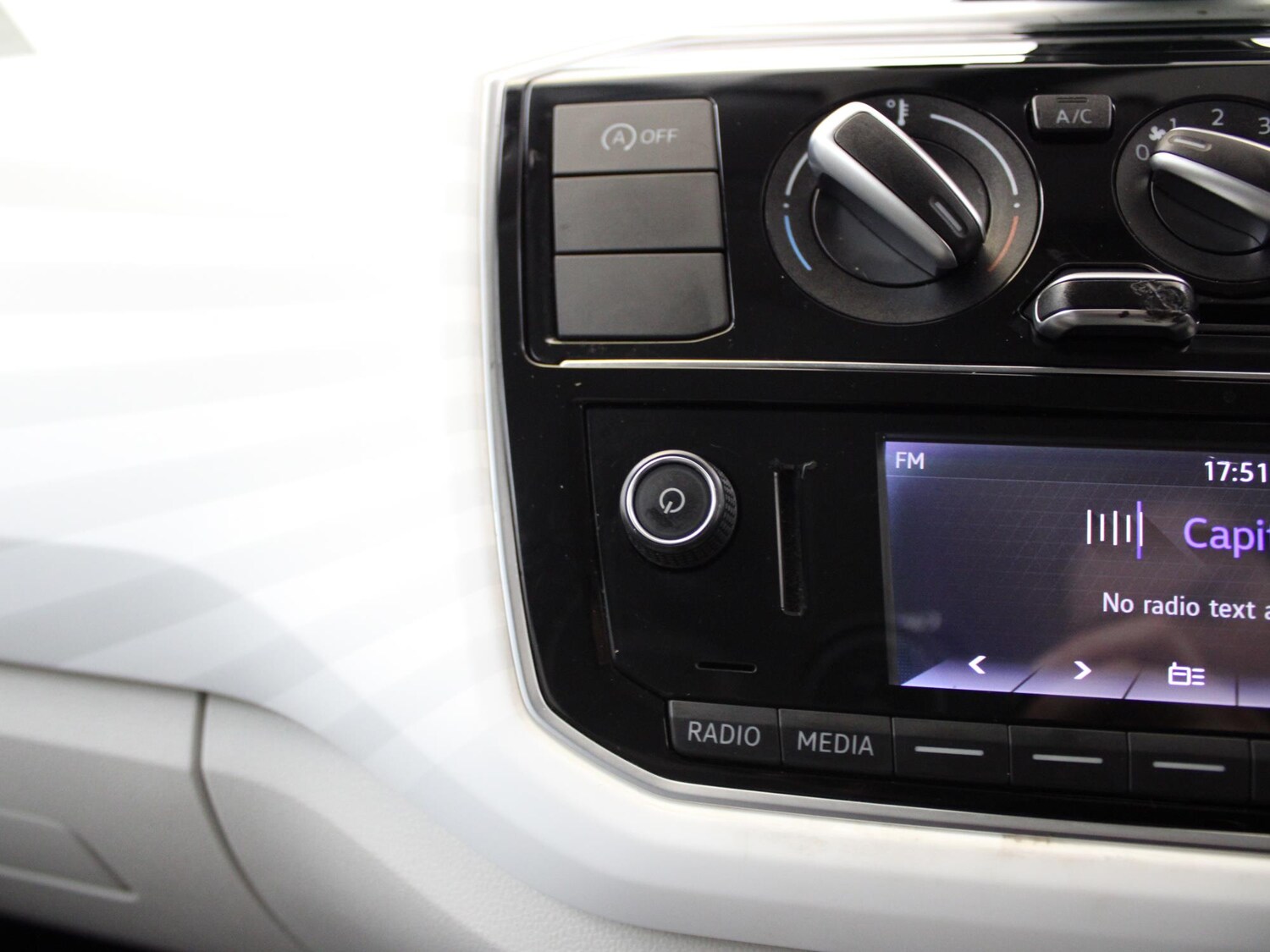 Used Volkswagen up! 2019 for sale - 76243677: Photo 23