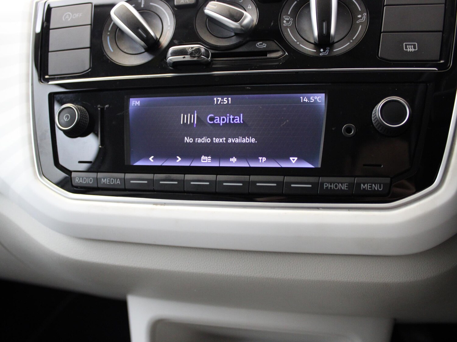 Used Volkswagen up! 2019 for sale - 76243677: Photo 25