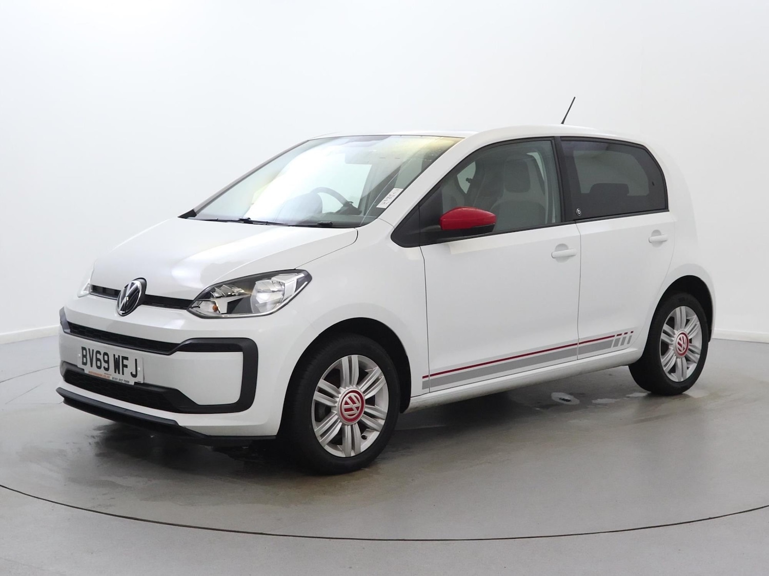 Used Volkswagen up! 2019 for sale - 76243677: Photo 3