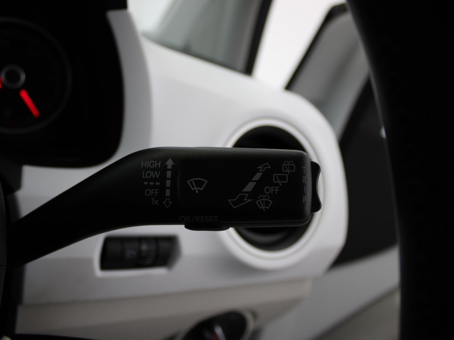 Used Volkswagen up! 2019 for sale - 76243677: Photo 32