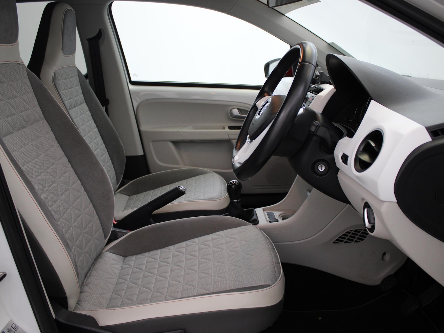 Used Volkswagen up! 2019 for sale - 76243677: Photo 9